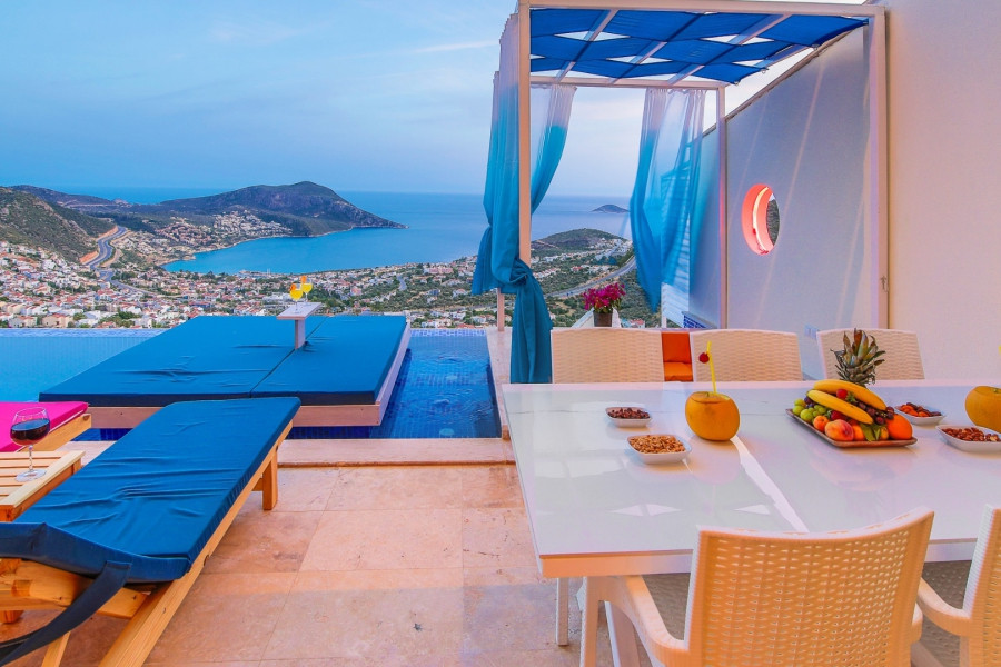 Search and Stay, undefined in undefined. Gallery position 4