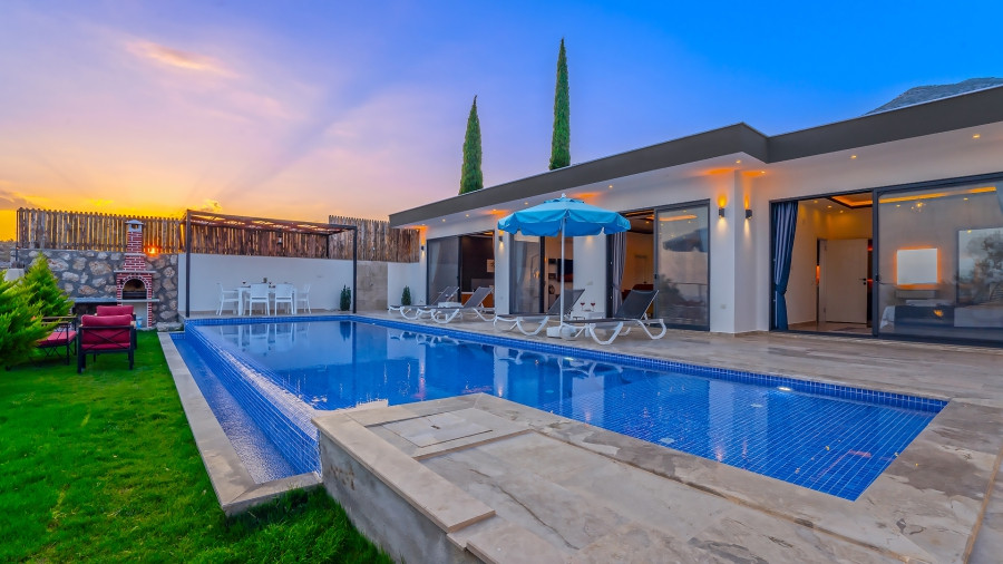 Search and Stay, undefined in undefined. Gallery position 1