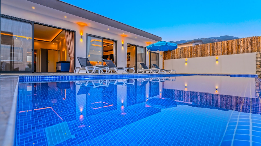 Search and Stay, undefined in undefined. Gallery position 2