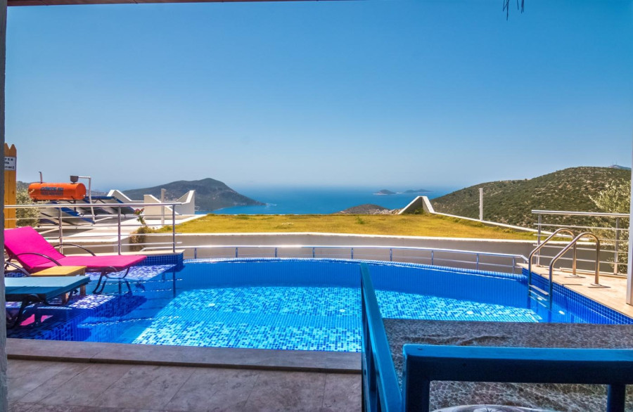 Search and Stay destination carousel image position 0