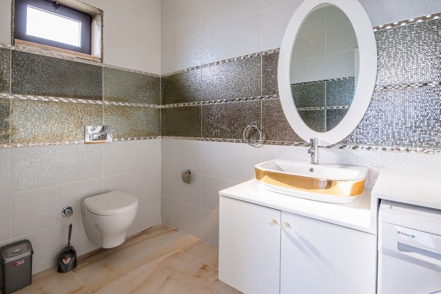 Search and Stay, undefined in undefined. Gallery position 2