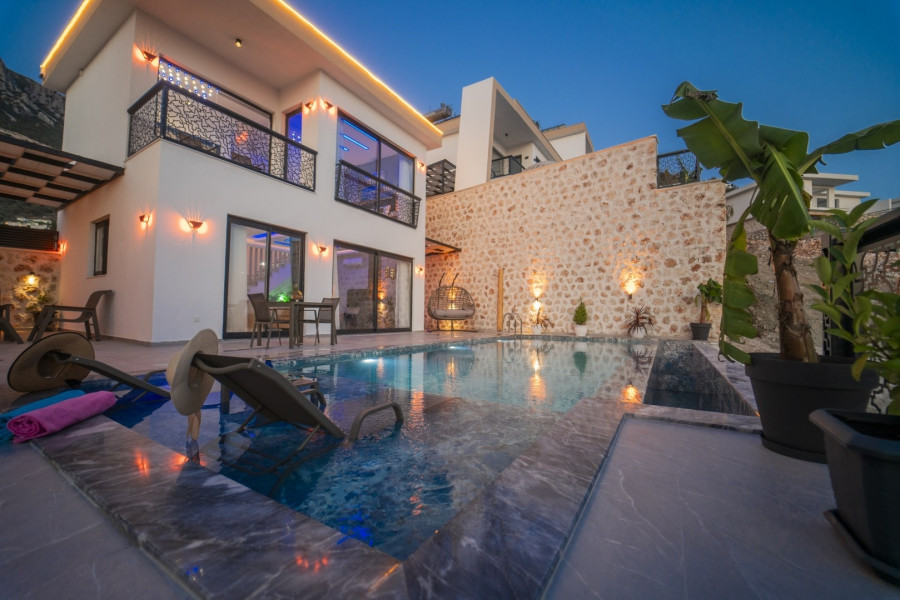 Search and Stay, undefined in undefined. Gallery position 2