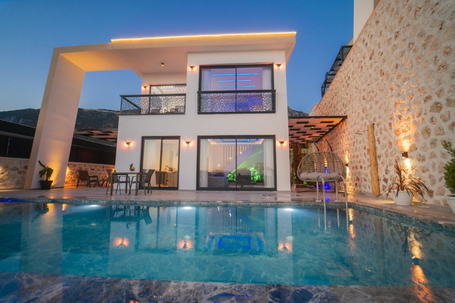 Search and Stay, undefined in undefined. Gallery position 3