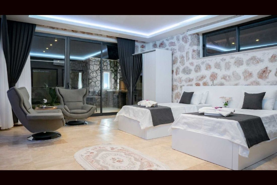 Search and Stay, undefined in undefined. Gallery position 1