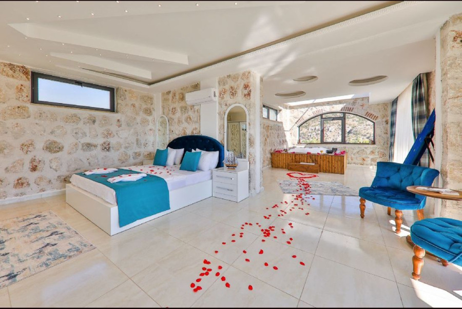 Search and Stay, undefined in undefined. Gallery position 1