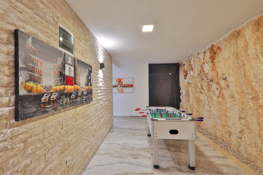 Search and Stay, undefined in undefined. Gallery position 3