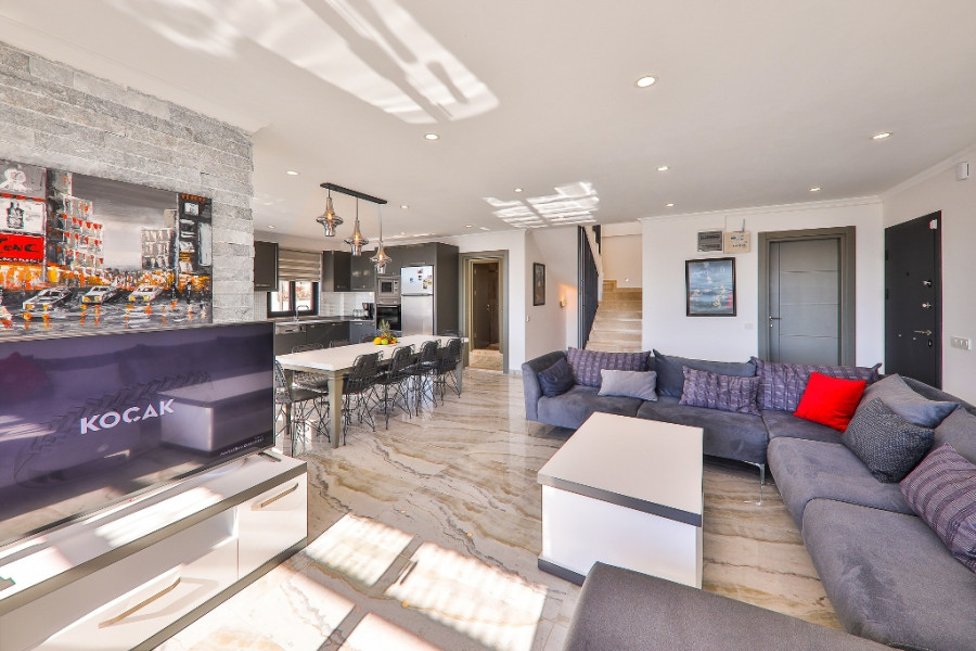 Search and Stay, undefined in undefined. Gallery position 4