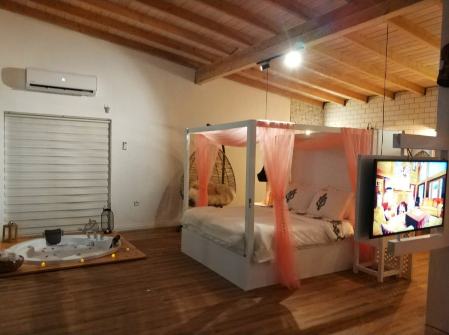Search and Stay, undefined in undefined. Gallery position 4