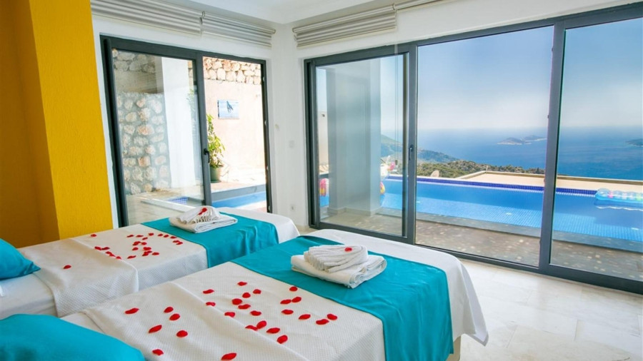 Search and Stay, undefined in undefined. Gallery position 4