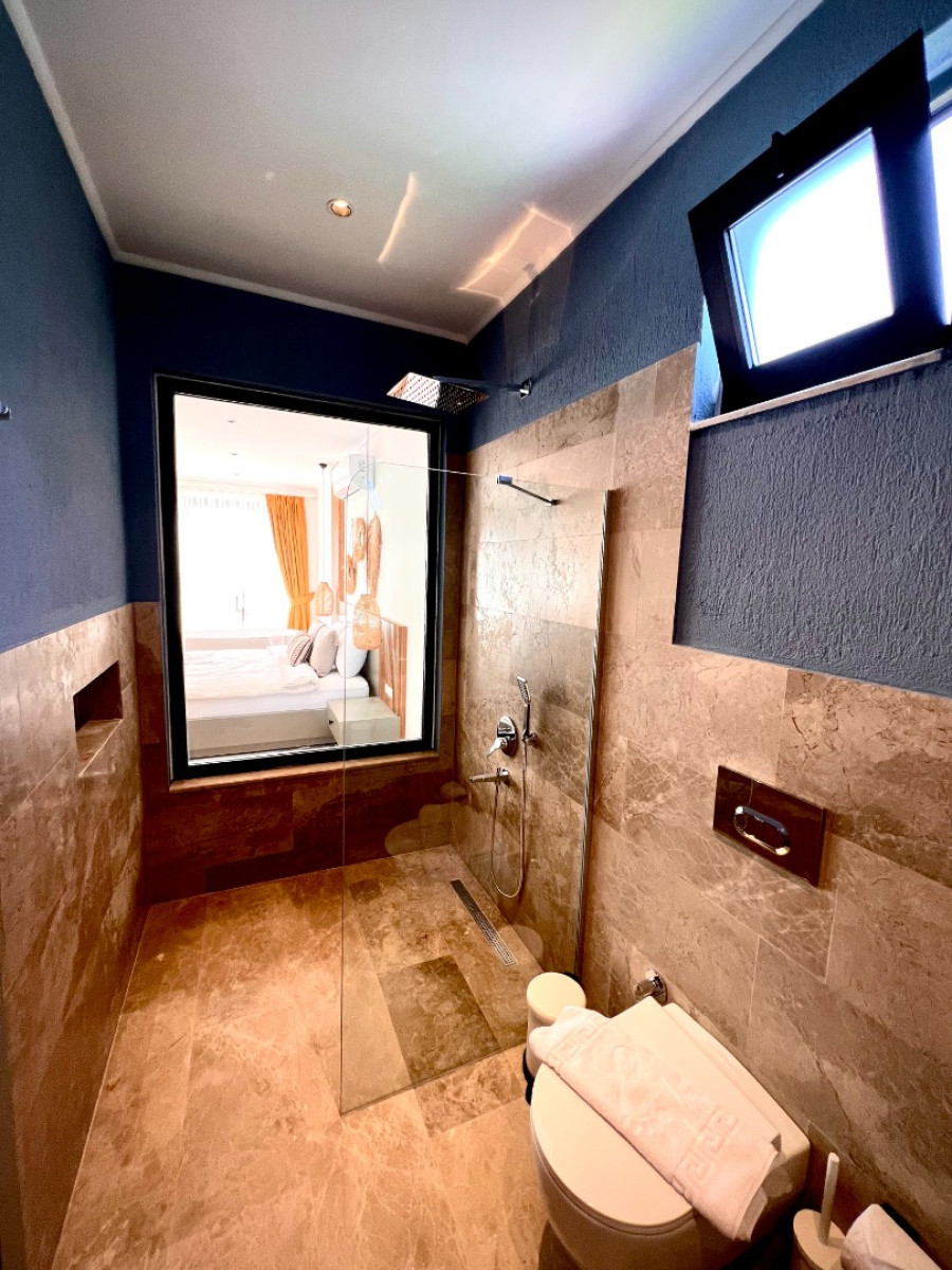 Search and Stay, undefined in undefined. Gallery position 4