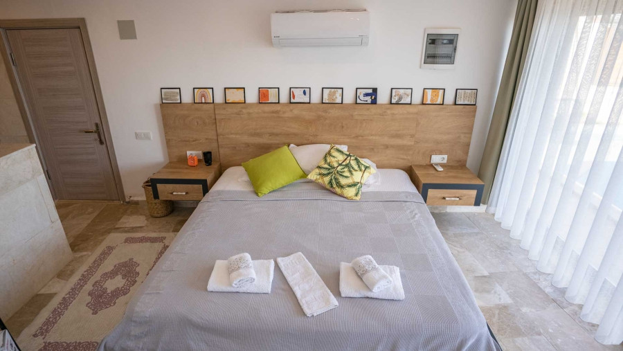 Search and Stay, undefined in undefined. Gallery position 4