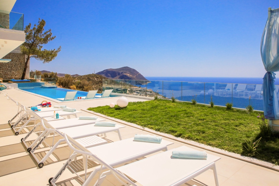 Search and Stay, undefined in undefined. Gallery position 1