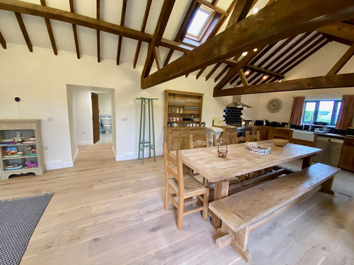 Search and Stay Destinations. Townhouse Accommodation in Noke, England - United Kingdom