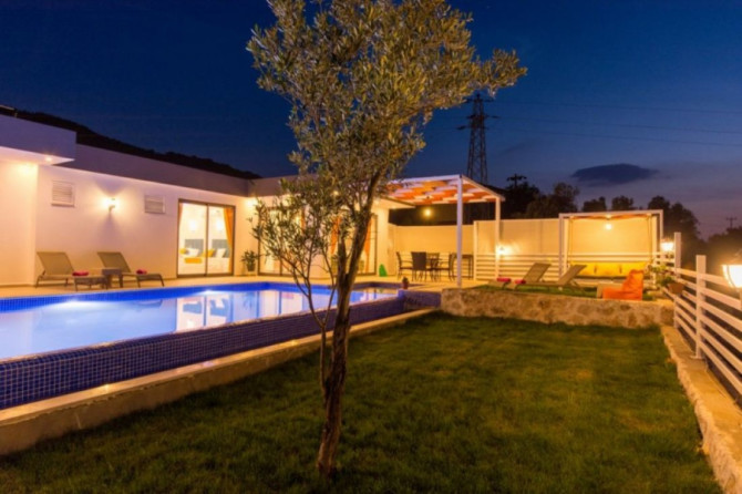 Search and Stay destination Gelemis, Antalya - Türkiye from AU$ 224. Villa Nar Cicegi