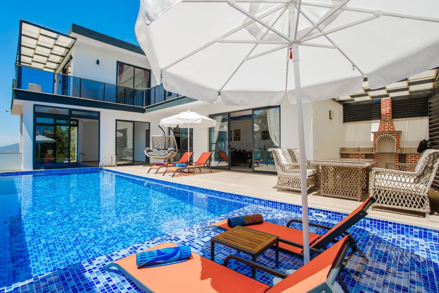 Search and Stay destination carousel image position 0