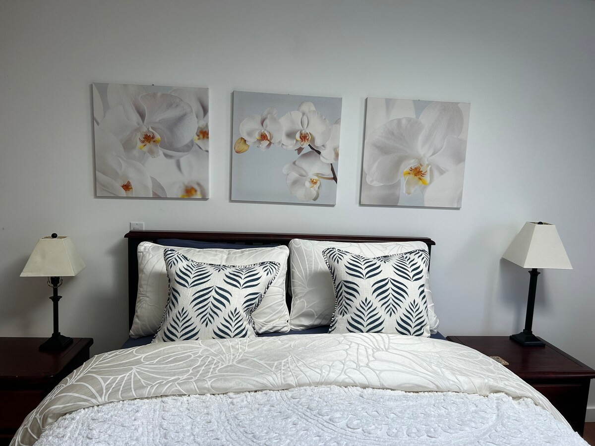 Search and Stay, undefined in undefined. Gallery position 1