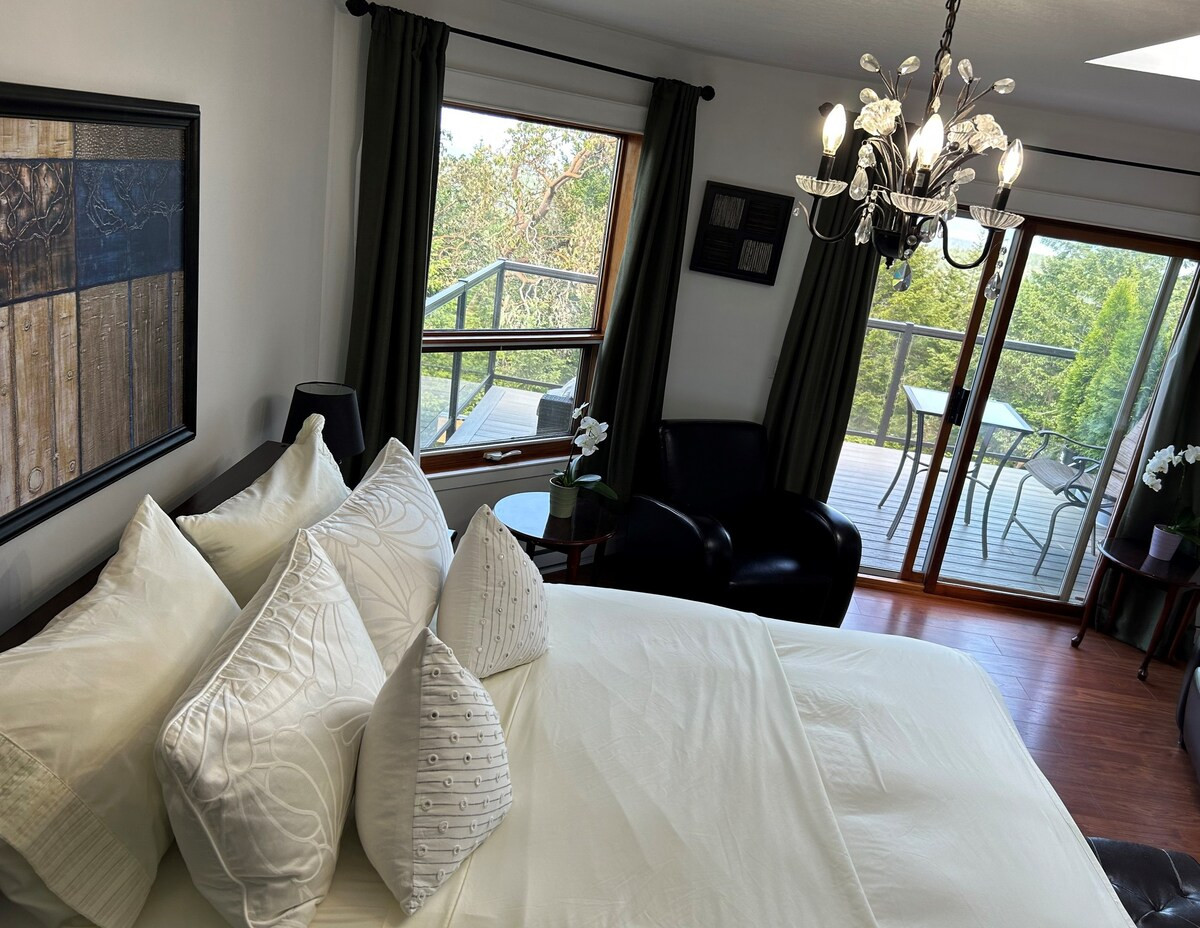 Search and Stay, undefined in undefined. Gallery position 0