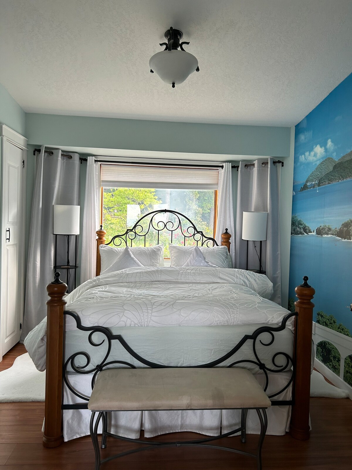 Search and Stay, undefined in undefined. Gallery position 3