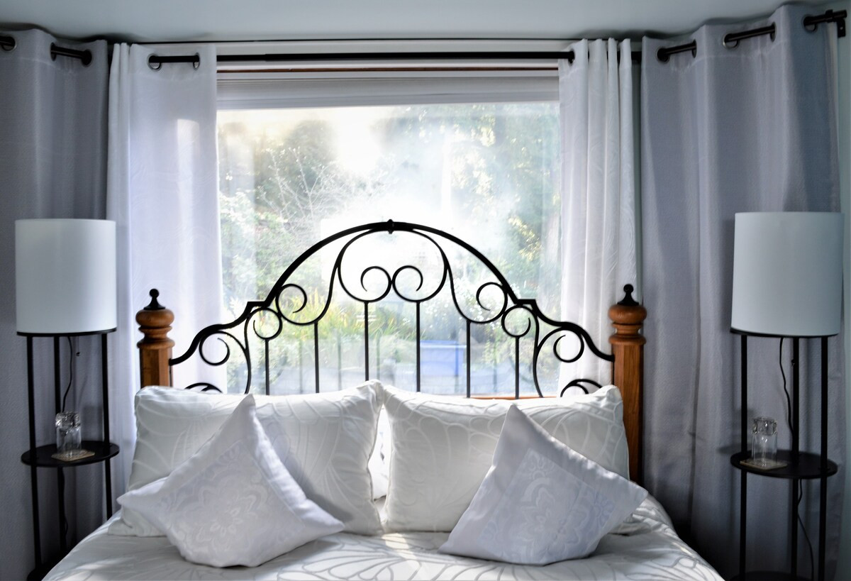 Search and Stay, undefined in undefined. Gallery position 2