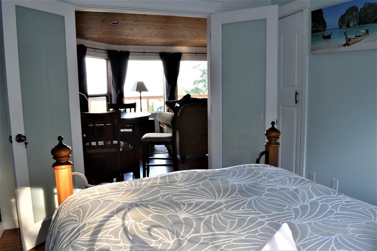 Search and Stay, undefined in undefined. Gallery position 3