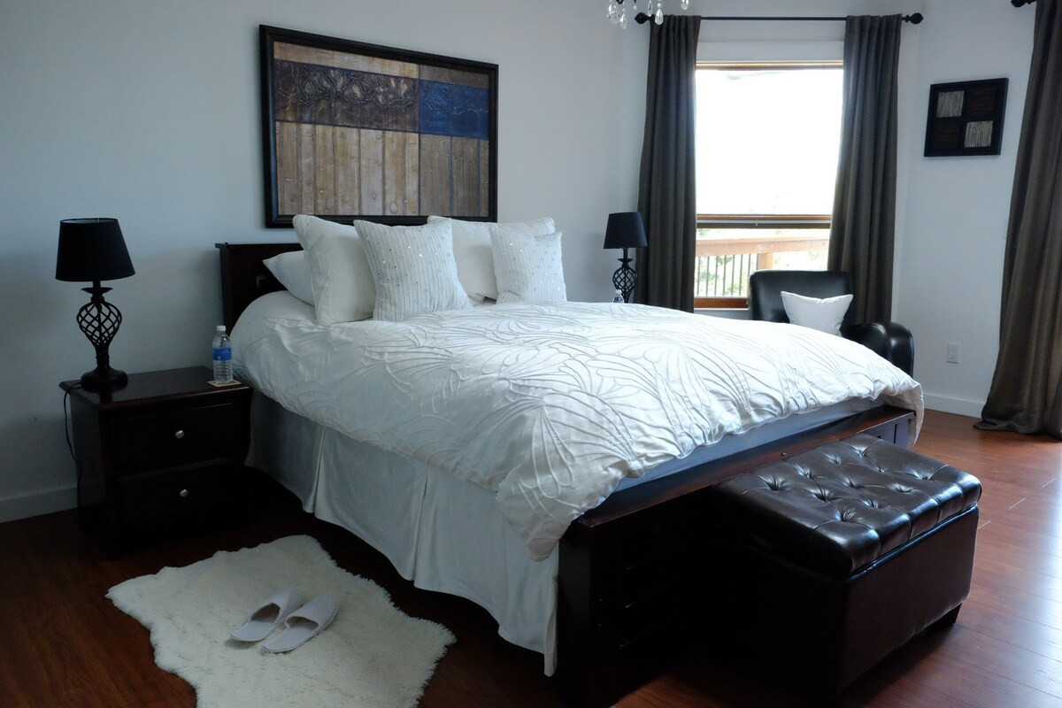 Search and Stay, undefined in undefined. Gallery position 4