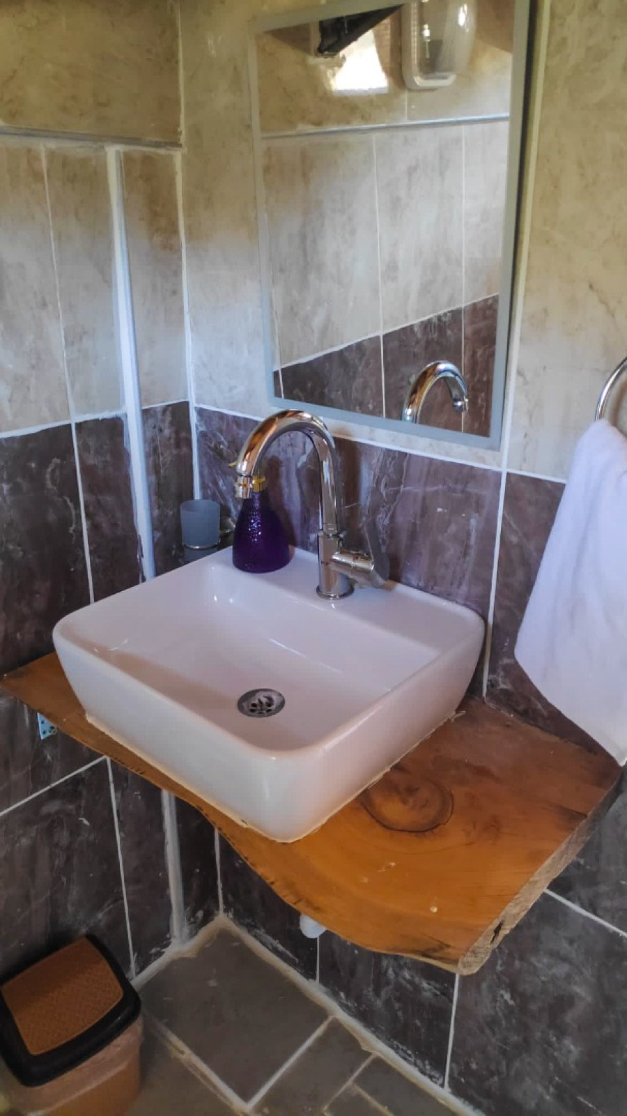 Search and Stay, undefined in undefined. Gallery position 3