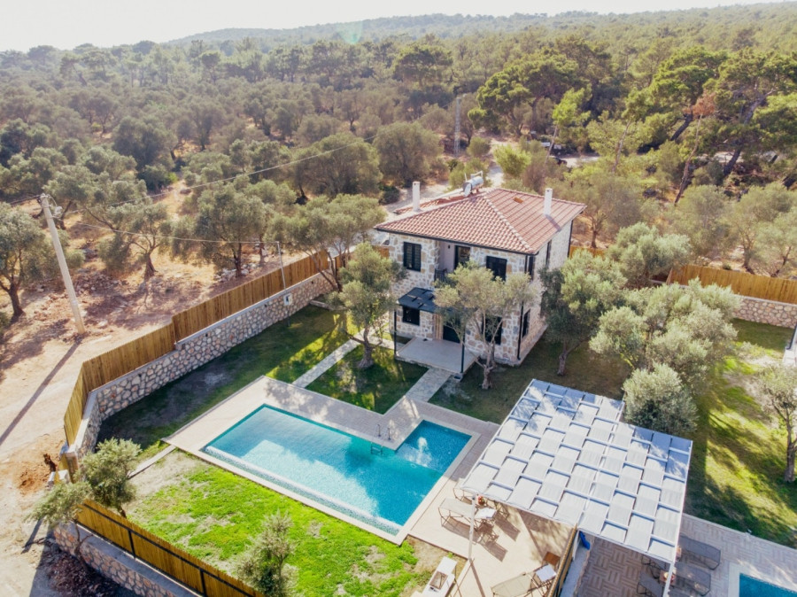 Search and Stay, undefined in undefined. Gallery position 1