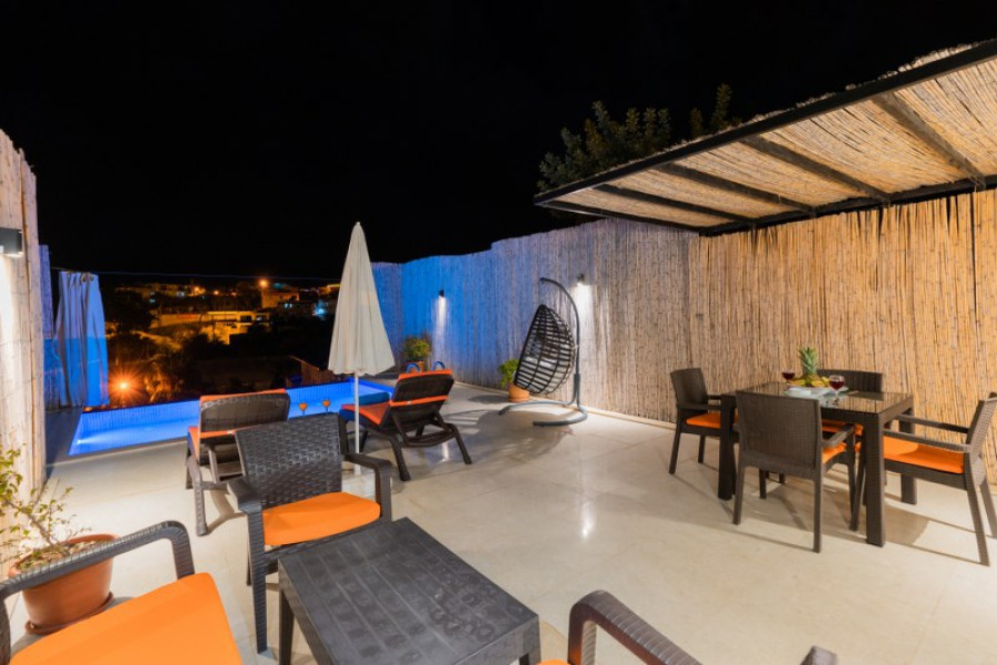 Search and Stay destination carousel image position 0