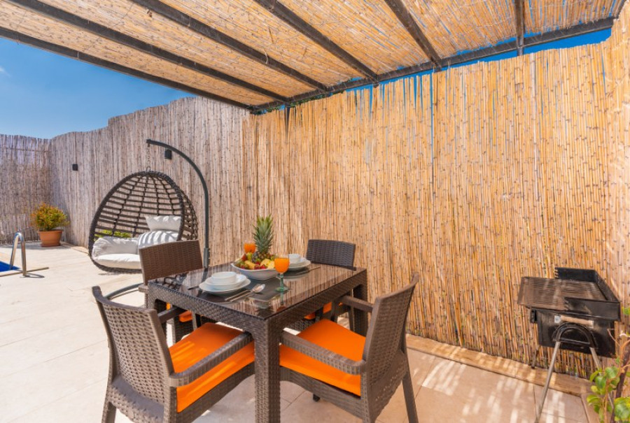 Search and Stay, undefined in undefined. Gallery position 1