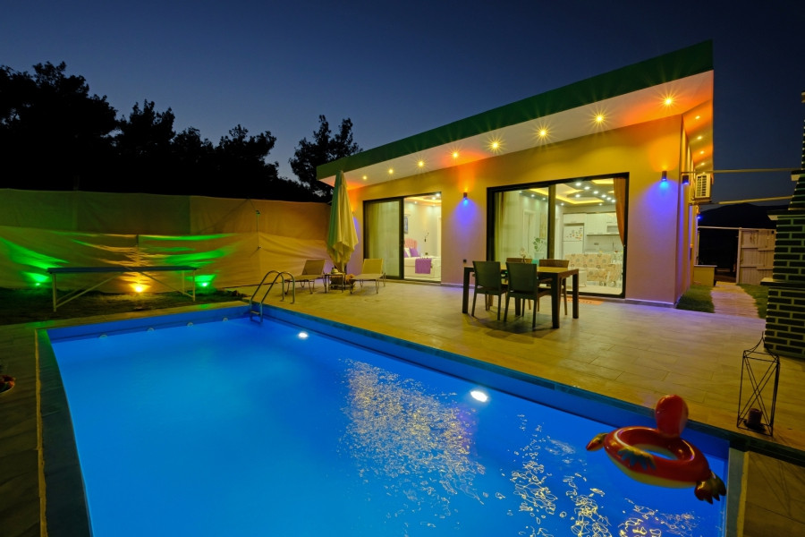 Search and Stay, undefined in undefined. Gallery position 0