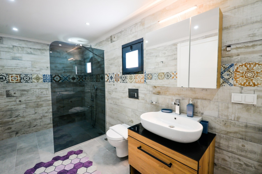 Search and Stay, undefined in undefined. Gallery position 2