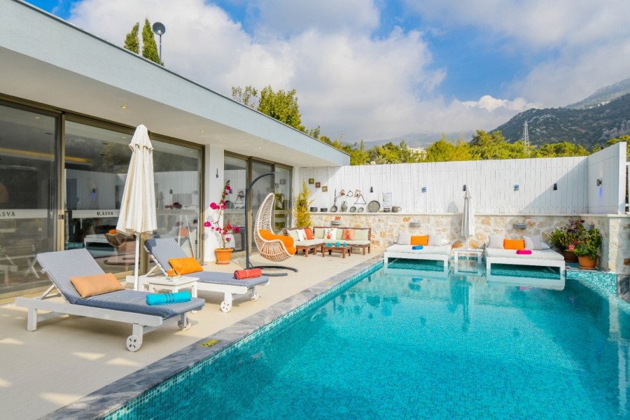 Search and Stay destination carousel image position 0