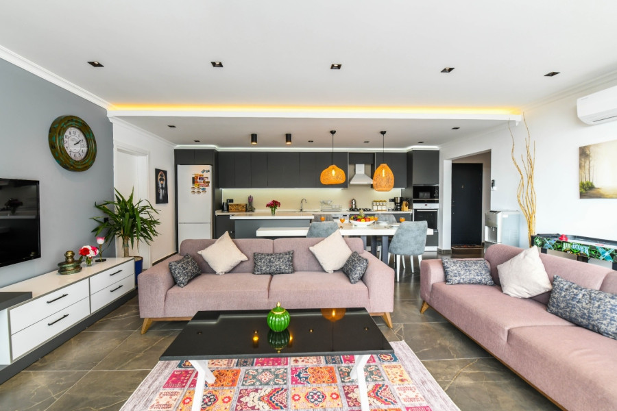 Search and Stay, undefined in undefined. Gallery position 1