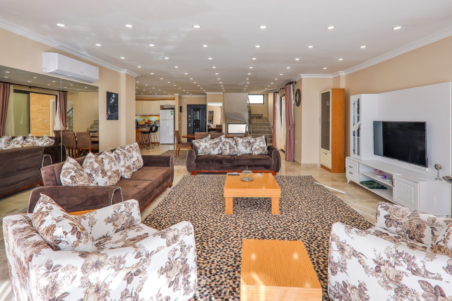 Search and Stay, undefined in undefined. Gallery position 3