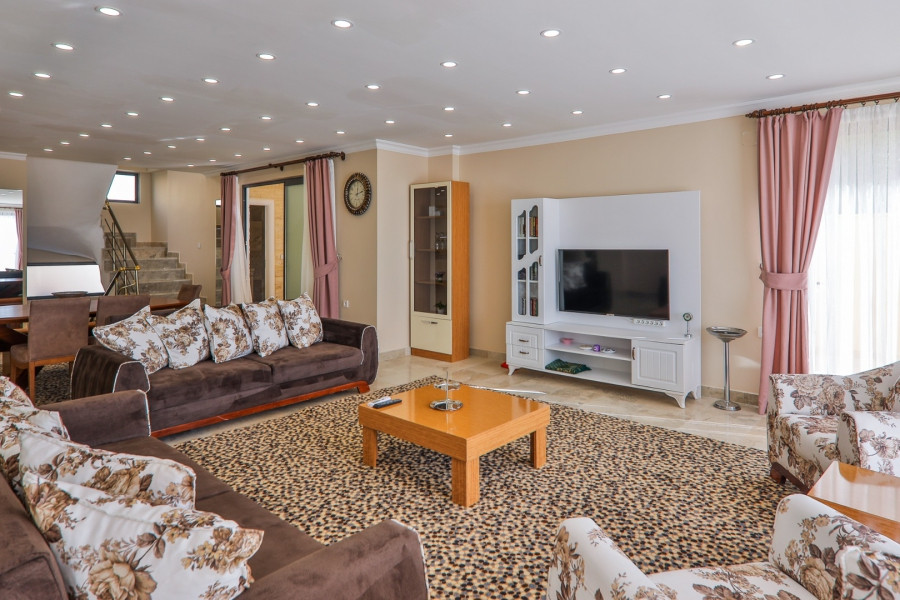 Search and Stay, undefined in undefined. Gallery position 4