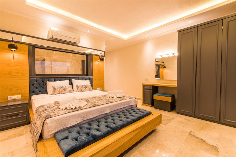 Search and Stay, undefined in undefined. Gallery position 1