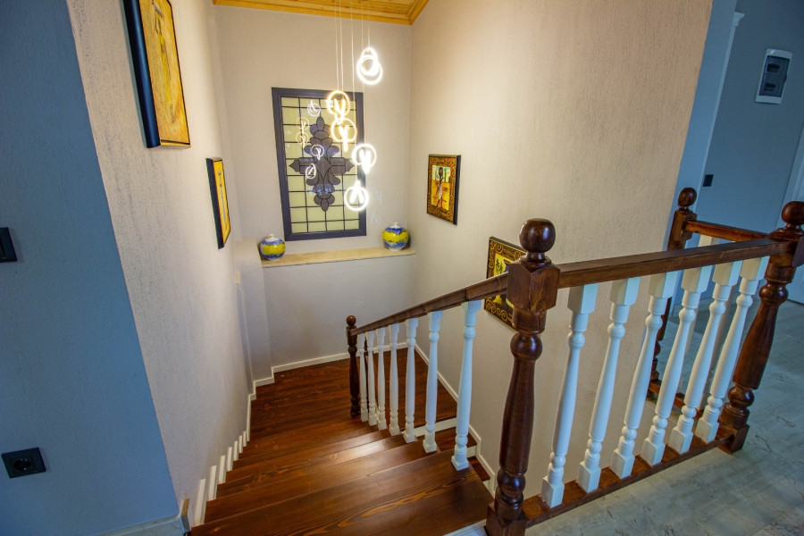 Search and Stay, undefined in undefined. Gallery position 4