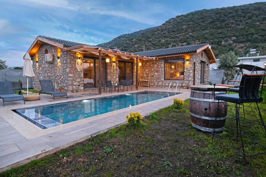 Search and Stay destination carousel image position 0