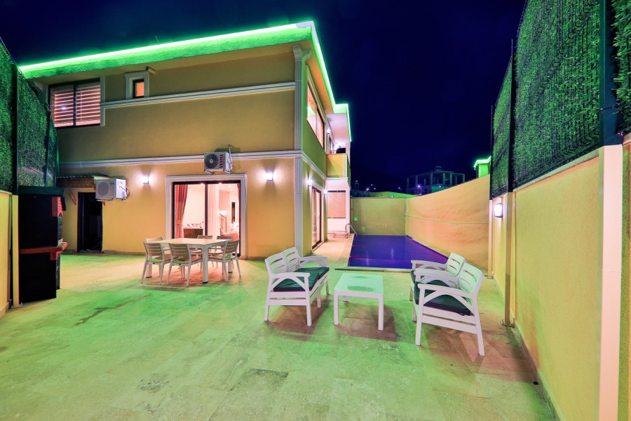 Search and Stay, undefined in undefined. Gallery position 1