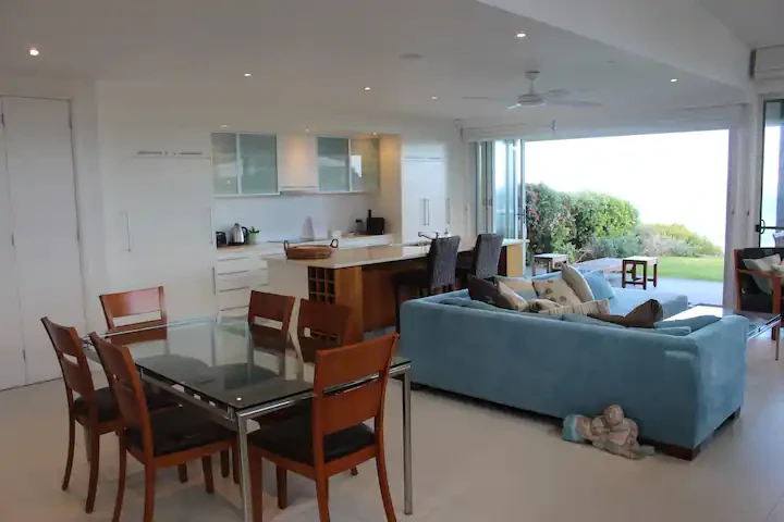 Search and Stay, undefined in undefined. Gallery position 1