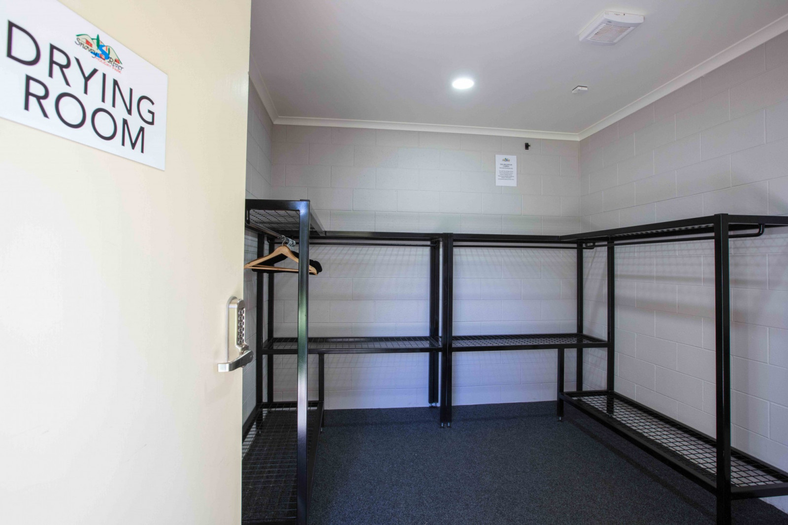 Search and Stay destination carousel image position 10