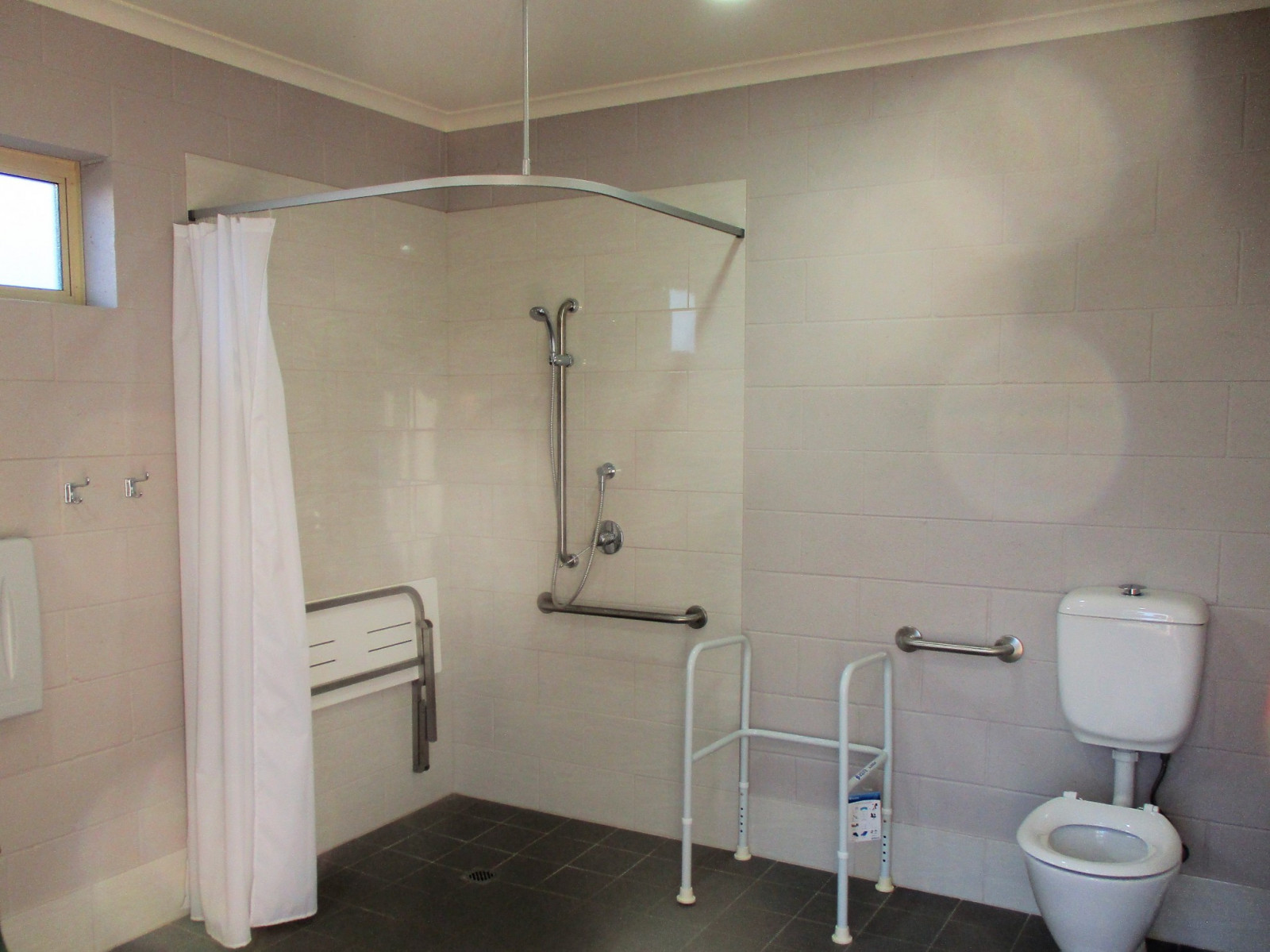 Search and Stay destination carousel image position 11