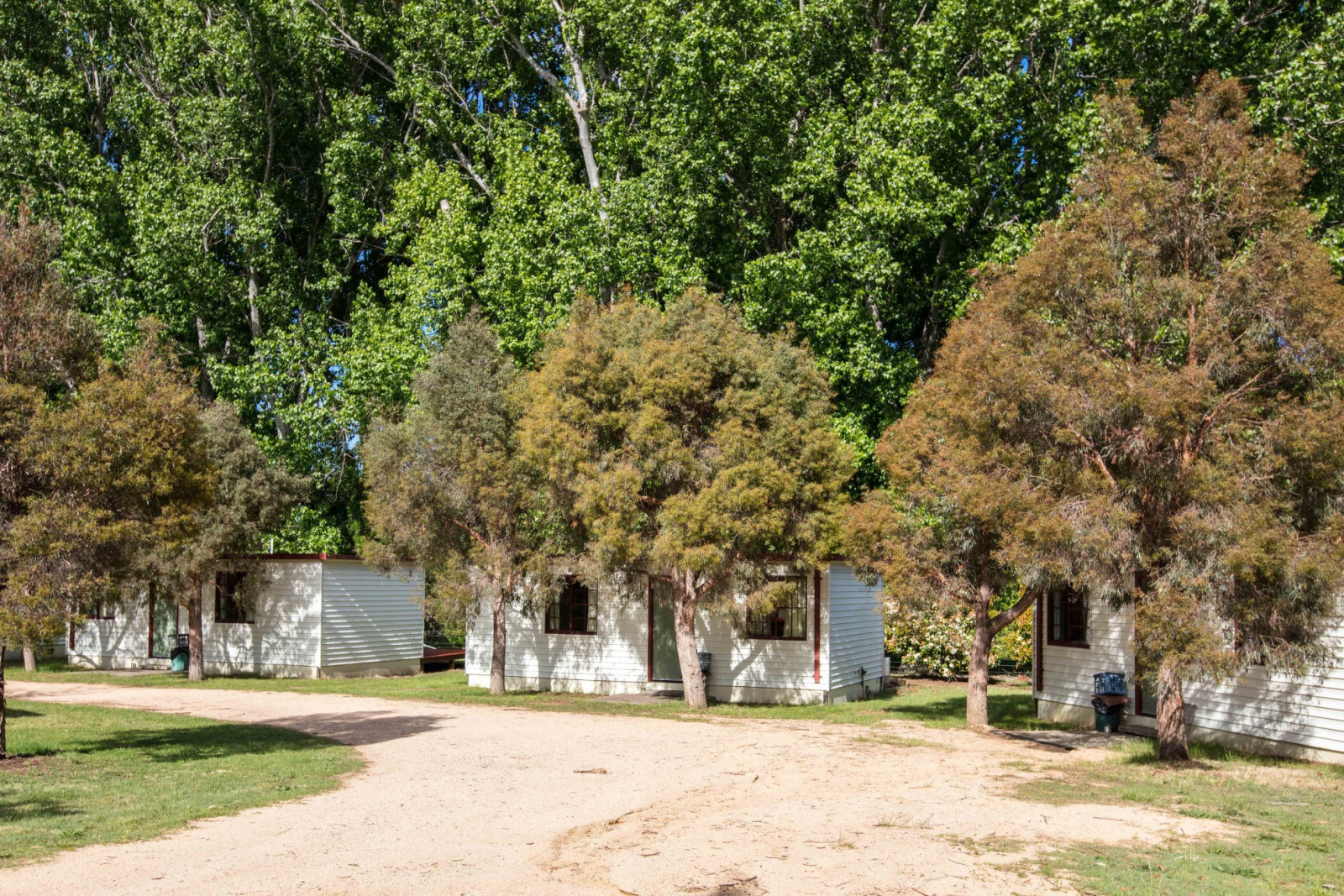 Search and Stay destination carousel image position 14