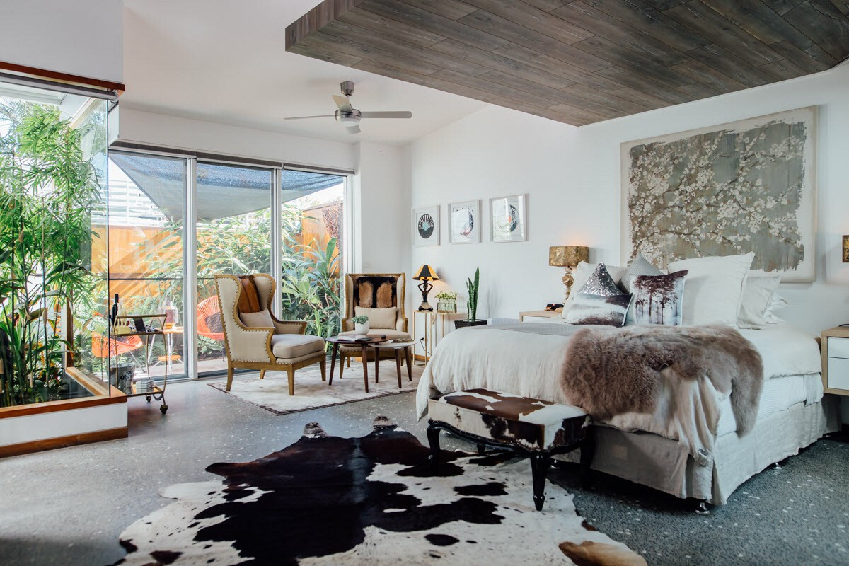 Search and Stay destination carousel image position 0