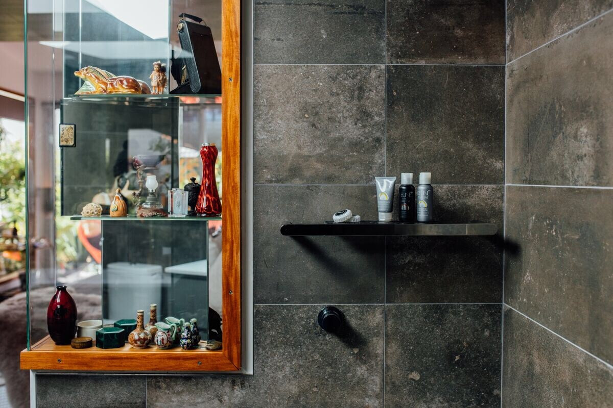 Search and Stay, undefined in undefined. Gallery position 2