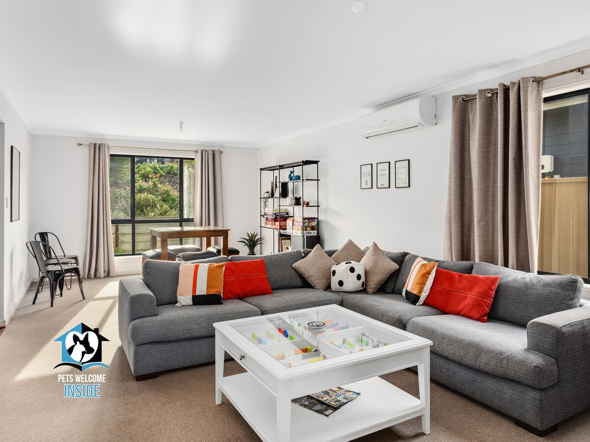 Search and Stay, undefined in undefined. Gallery position 1