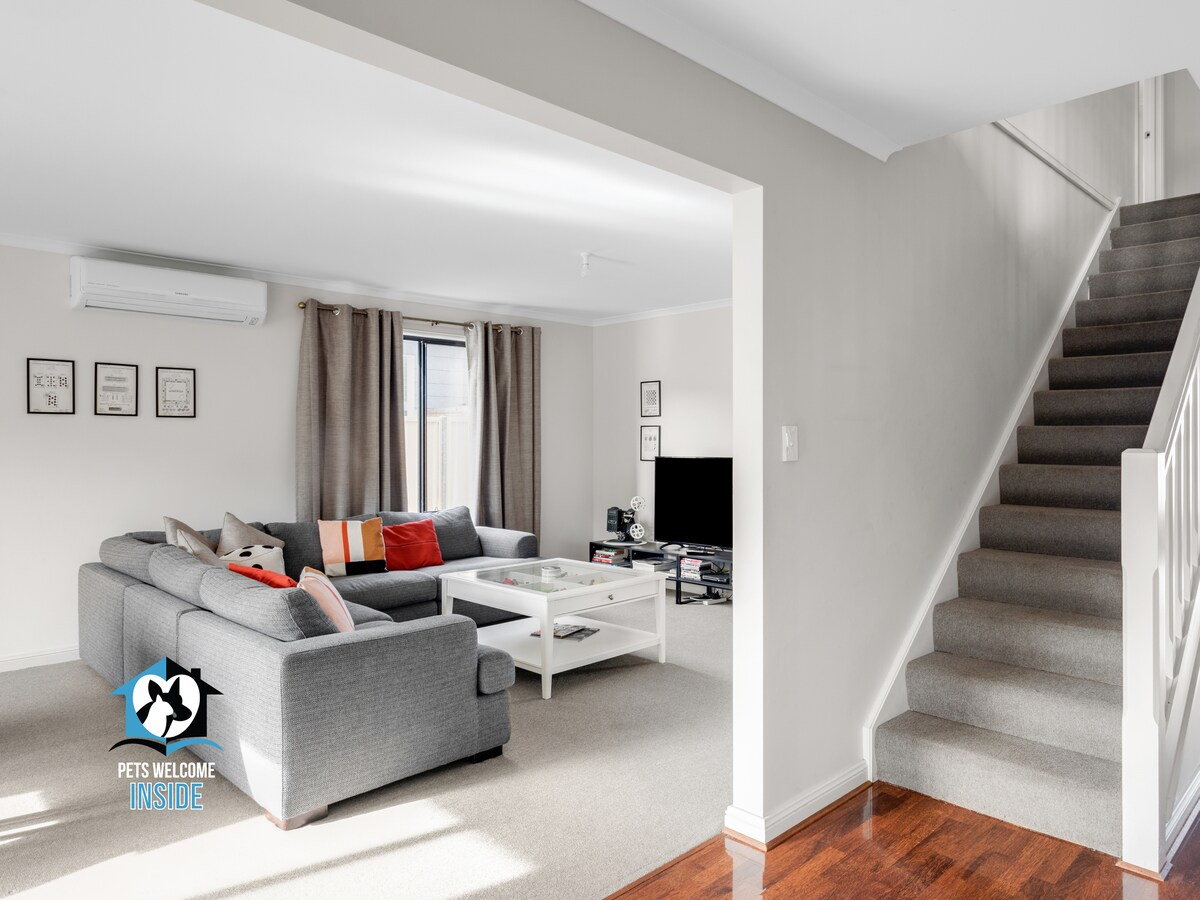Search and Stay, undefined in undefined. Gallery position 4