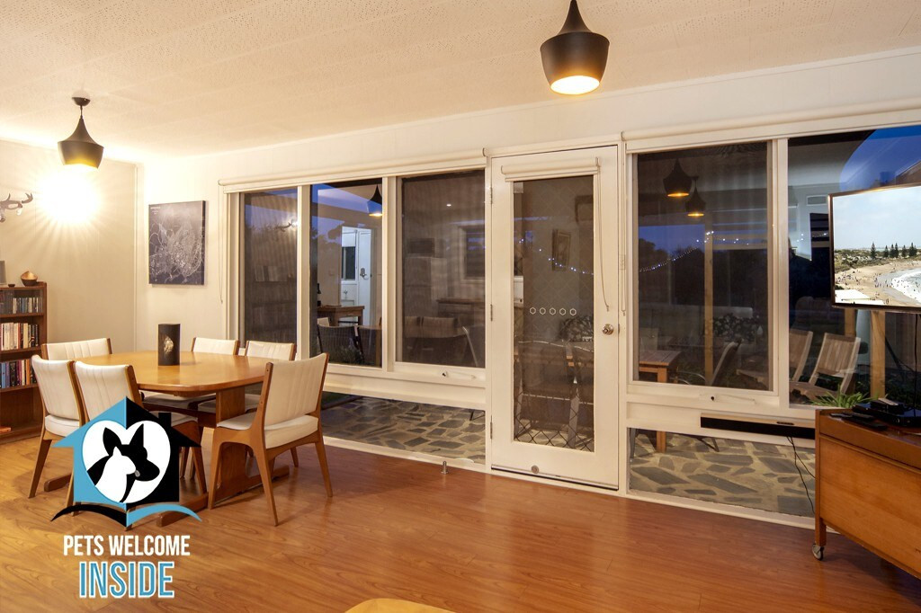 Search and Stay, undefined in undefined. Gallery position 1
