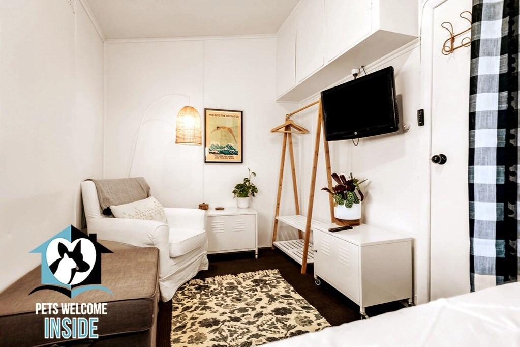 Search and Stay, undefined in undefined. Gallery position 2