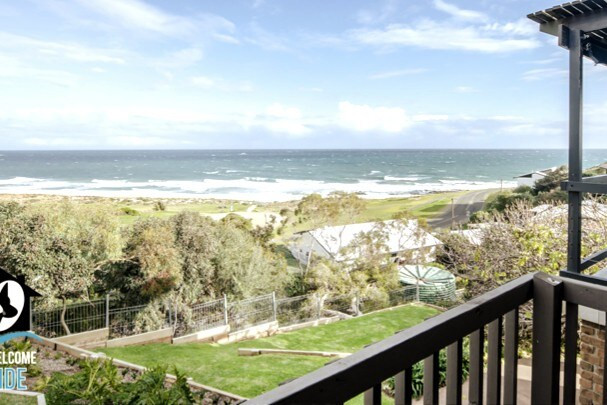 Search and Stay destination carousel image position 16